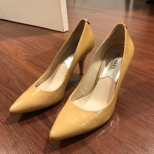 Michael Kors Nude heels
